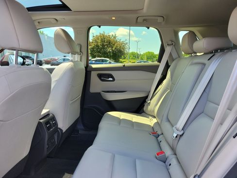 Certified 2023 Nissan Rogue SL w/ SL Premium Package FWD image 11