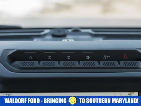 Used 2025 Ford Bronco Badlands image 24