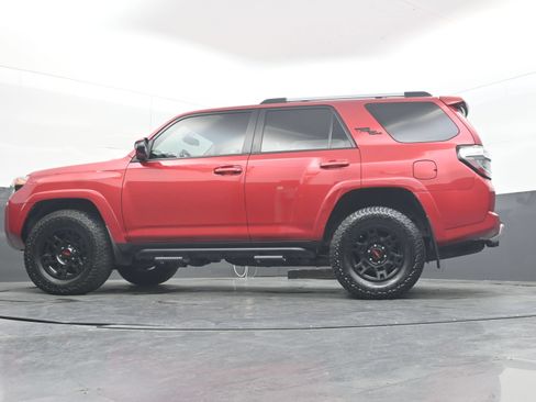 Used 2018 Toyota 4Runner TRD Off-Road Premium AWD/4WD image 27