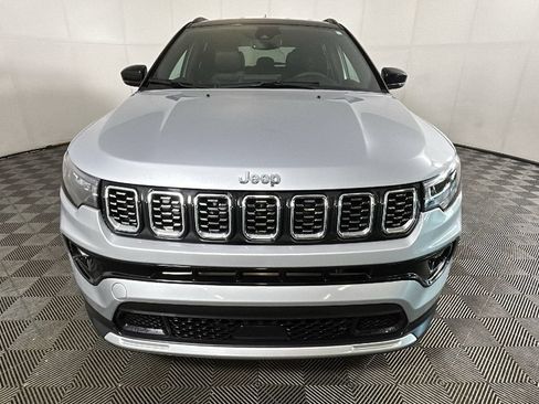 Used 2025 Jeep Compass Limited AWD/4WD image 9