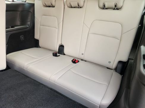 Used 2026 Nissan Pathfinder SL FWD image 31