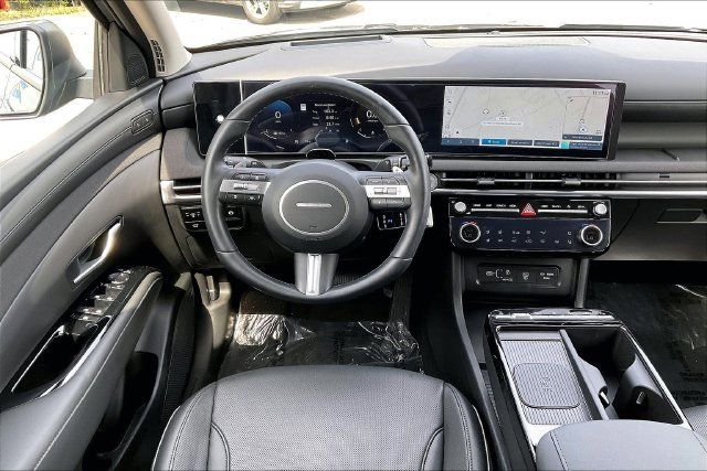 Certified 2025 Hyundai Tucson Limited AWD/4WD image 7