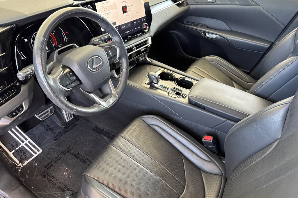 Used 2024 Lexus RX 350 F Sport w/ Convenience Package AWD/4WD image 3