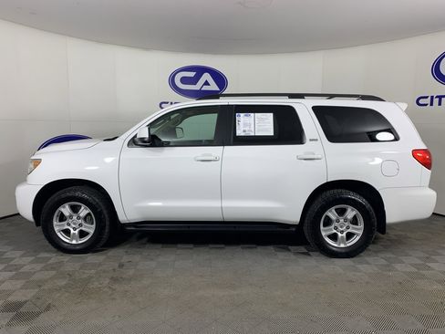 Used 2017 Toyota Sequoia SR5 image 6