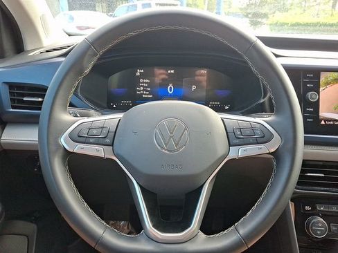 Used 2024 Volkswagen Taos SE image 21