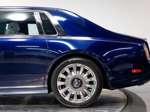 Used 2021 Rolls-Royce Phantom Sedan RWD image 61