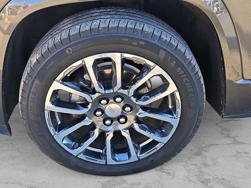 Used 2020 GMC Acadia Denali image 12