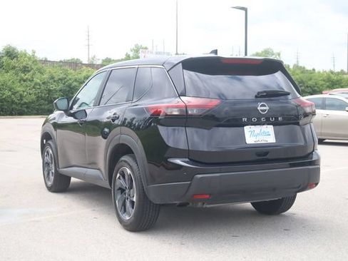 Used 2025 Nissan Rogue SV FWD image 6