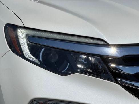 Used 2017 Honda Pilot Touring image 10