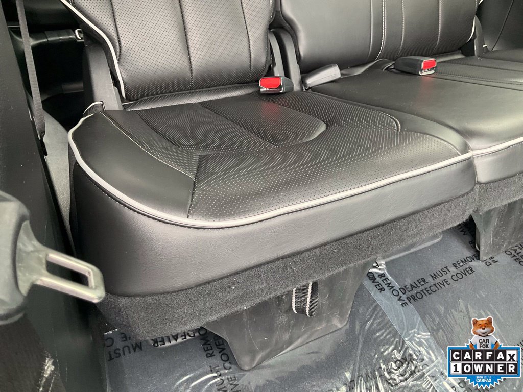 Used 2023 Chrysler Pacifica Limited w/ Uconnect Theater Family Group FWD image 59