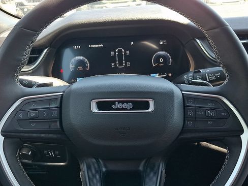 Used 2024 Jeep Grand Cherokee L Altitude AWD/4WD image 22