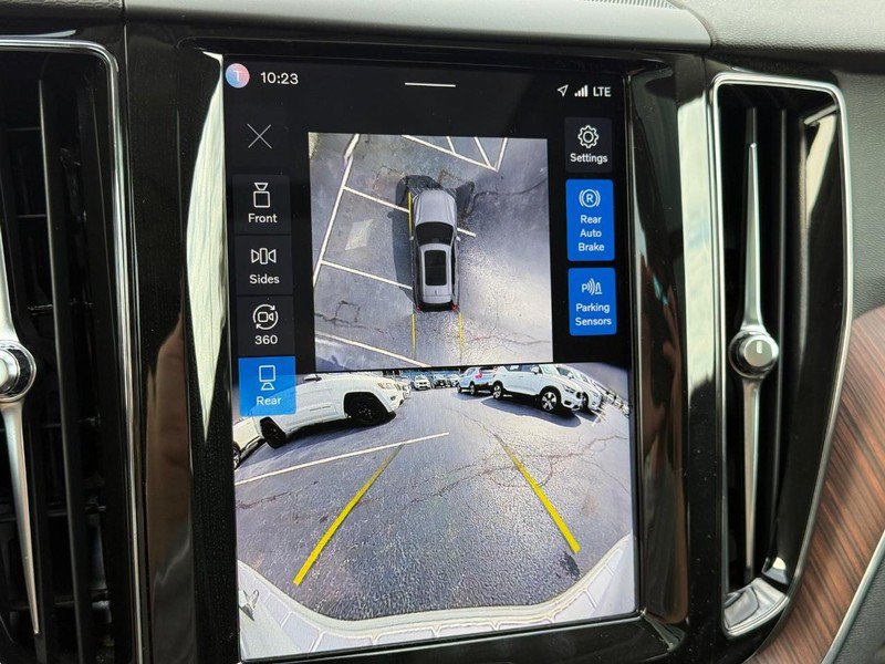 Certified 2024 Volvo XC60 B5 Plus w/ Protection Package Premier AWD/4WD image 23
