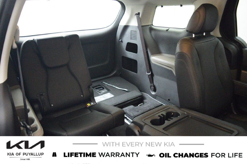 New 2027 Kia Carnival EX FWD image 15