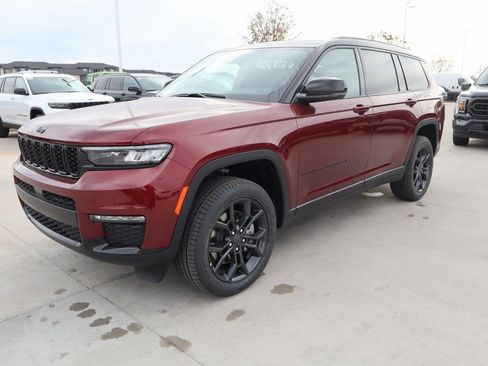 New 2025 Jeep Grand Cherokee L Limited image 11