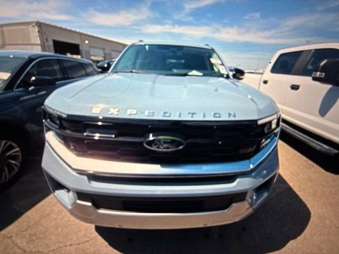 Used 2026 Ford Expedition Max Platinum w/ Driver's Package AWD/4WD image 12