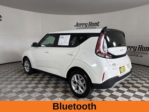 Used 2025 Kia Soul LX w/ LX Technology Package FWD image 7