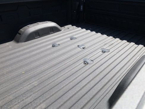 Used 2025 Chevrolet Silverado 2500 Custom w/ Custom Value Package image 21