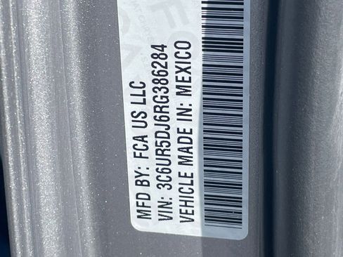 Used 2024 RAM 2500 Big Horn w/ Safety Group image 32