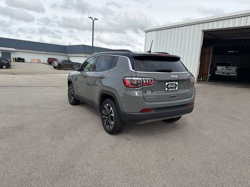Used 2024 Jeep Compass Limited AWD/4WD image 10