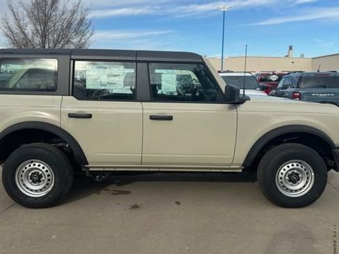New 2025 Ford Bronco 4-Door AWD/4WD image 19