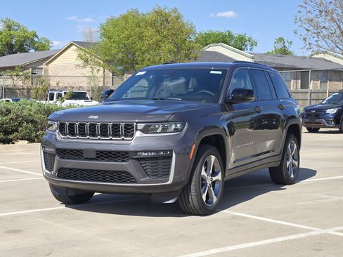 New 2026 Jeep Grand Cherokee Limited AWD/4WD image 2