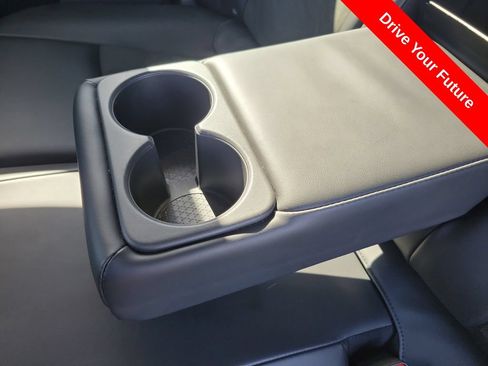 Used 2025 Nissan Ariya FWD image 26