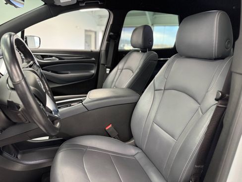 Used 2024 Buick Enclave Premium image 15