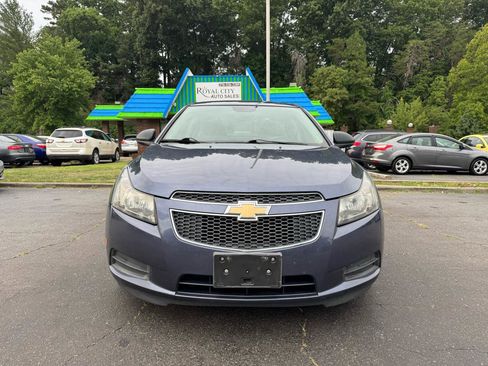 Used 2014 Chevrolet Cruze LS FWD image 2
