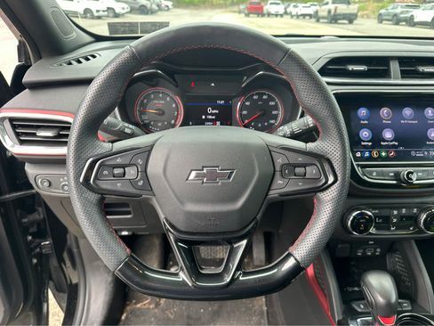 Used 2023 Chevrolet TrailBlazer RS w/ Sun and Liftgate Package image 12