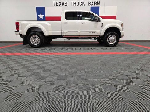 Used 2021 Ford F350 Lariat w/ Lariat Ultimate Package image 15