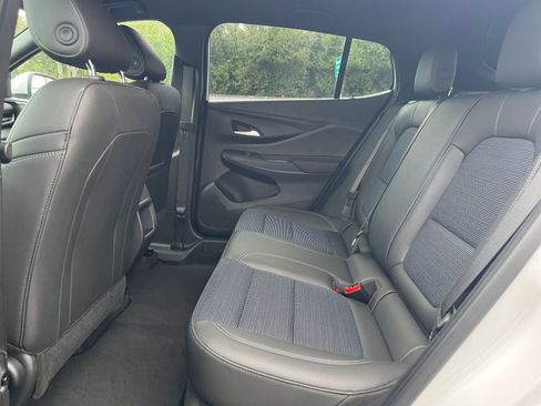 Used 2025 Buick Envista Preferred image 25