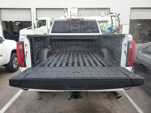 Used 2025 GMC Sierra 2500 Denali w/ Denali Reserve Package image 9