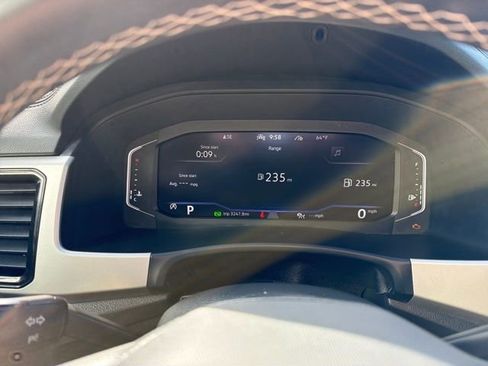 Used 2022 Volkswagen Atlas Cross Sport SE image 16