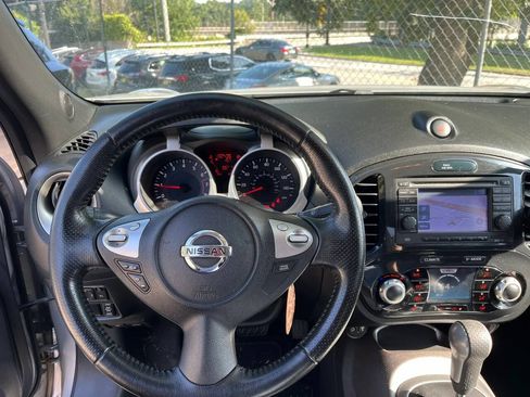 Used 2011 Nissan Juke SV AWD/4WD image 4