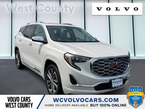 Used 2020 GMC Terrain Denali w/ Denali Premium Package AWD/4WD image 1