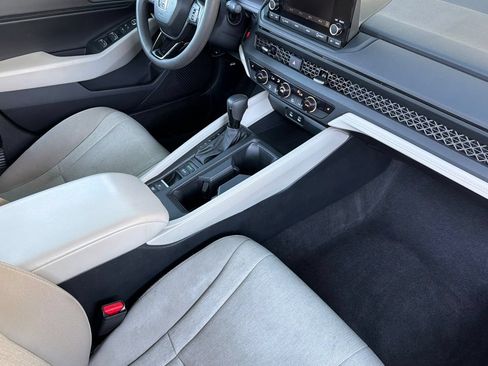 Used 2025 Honda Accord SE image 15