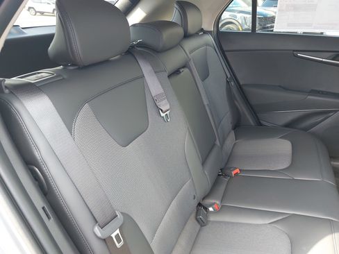 New 2026 Kia Niro EX image 11