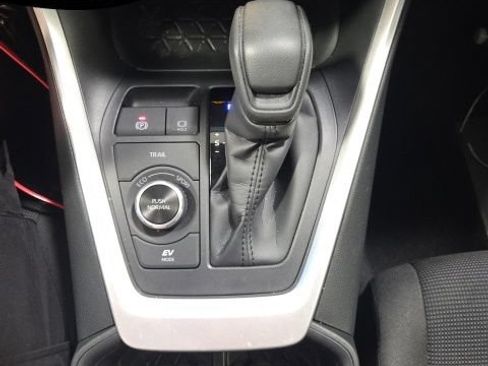 Used 2025 Toyota RAV4 LE AWD/4WD image 25