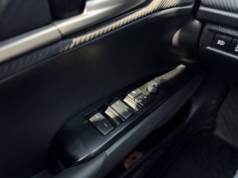 Used 2025 Toyota Camry SE FWD image 26
