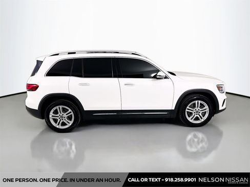 Used 2021 Mercedes-Benz GLB 250 4MATIC image 4