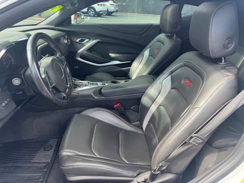 Used 2018 Chevrolet Camaro SS image 8