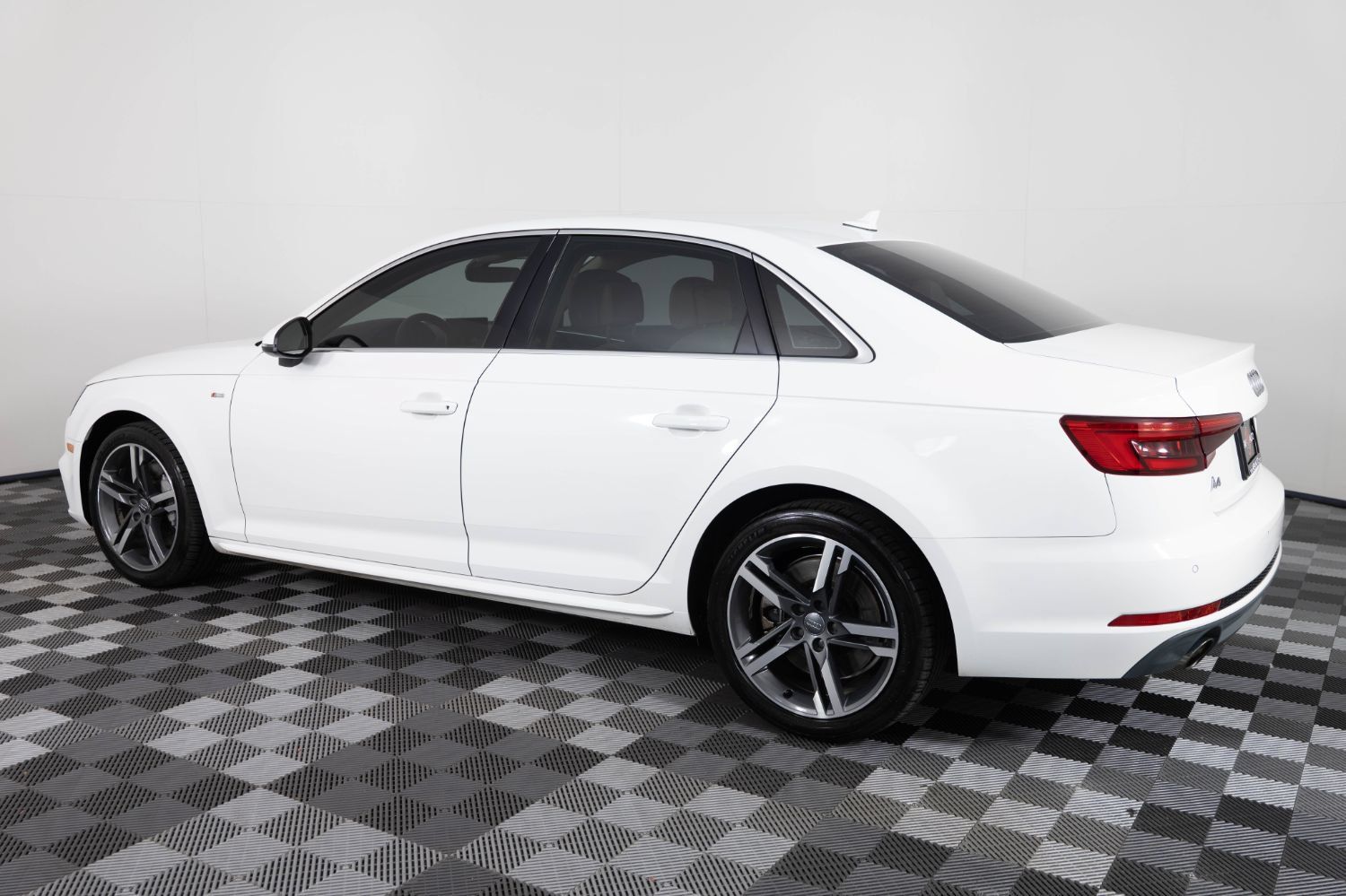 Used 2017 Audi A4 2.0T Premium Plus AWD/4WD image 4