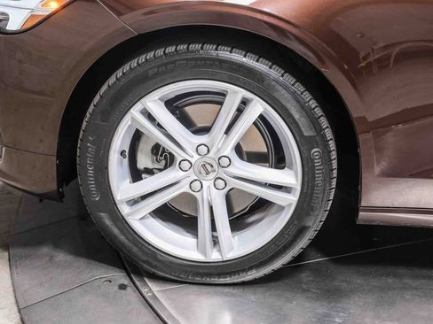 Used 2018 Volvo S90 T5 Momentum w/ Momentum Plus Package image 9