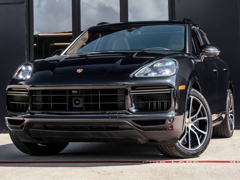 Certified 2021 Porsche Cayenne Turbo S AWD/4WD image 1