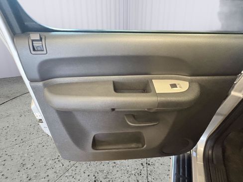 Used 2011 Chevrolet Silverado 1500 4x4 Crew Cab Hybrid image 19