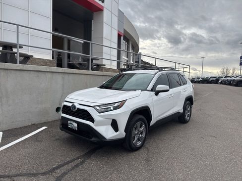 Used 2024 Toyota RAV4 XLE image 1