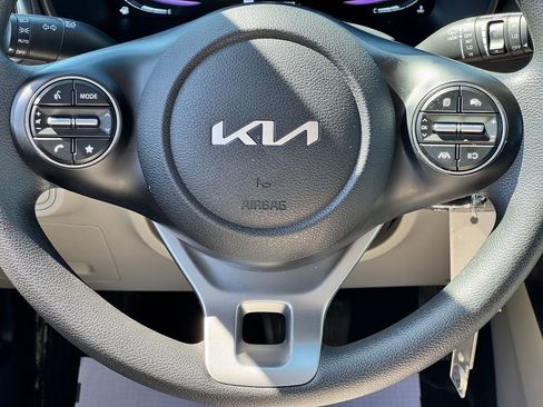 Used 2025 Kia Soul LX w/ LX Technology Package FWD image 19