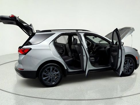 Used 2024 Chevrolet Equinox RS w/ LPO, Floor Liner Package FWD image 13