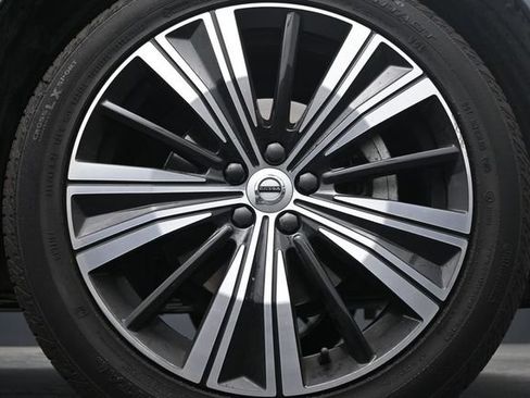 Used 2023 Volvo XC60 B5 Plus w/ Protection Package Premier FWD image 9