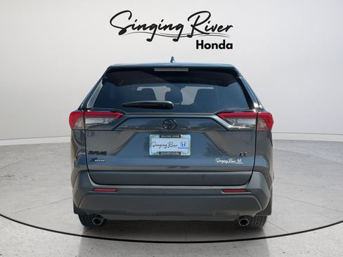 Used 2022 Toyota RAV4 LE FWD image 6